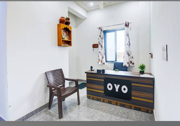 Classic Single at OYO JMD Hotel & Restaurant