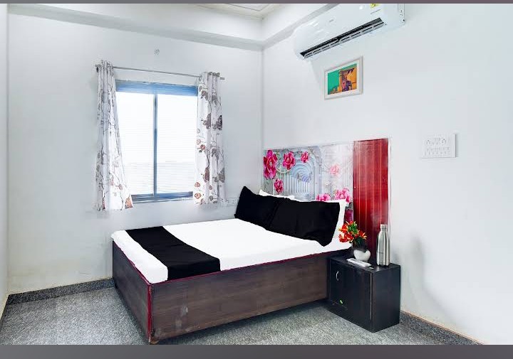 Deluxe Double at OYO JMD Hotel & Restaurant